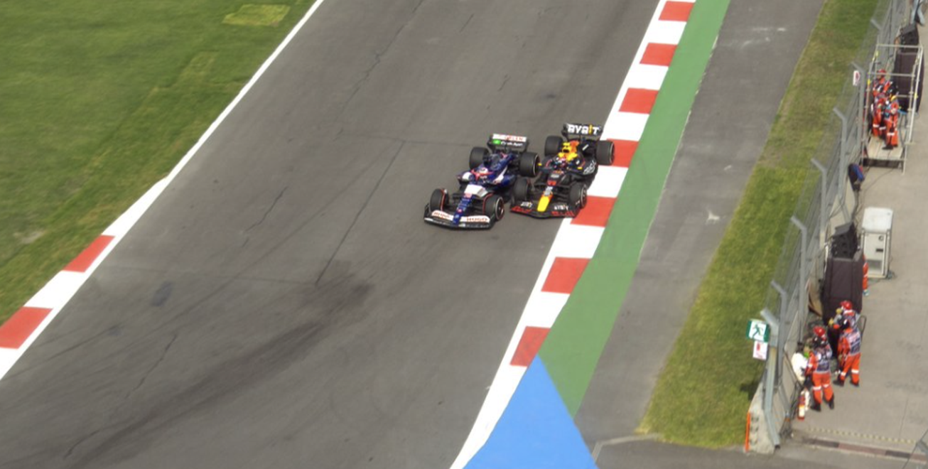 关于梅赛德斯鏖战红牛车队，佩雷兹统治全场的信息