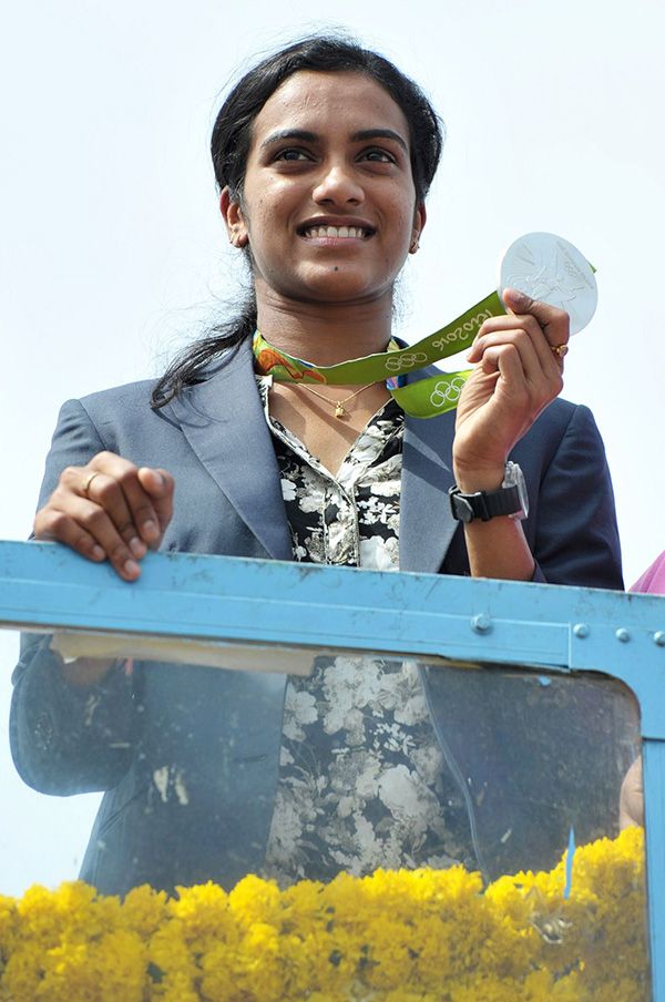 包含法国羽毛球队绝地反击印度羽毛球队，辛杜关键制胜的词条