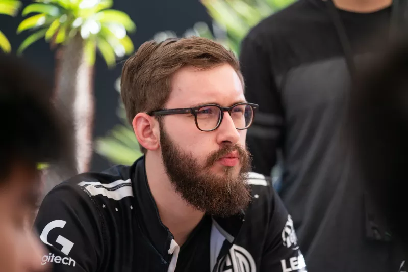 TL轻取C9，Selfmade制霸全场的简单介绍