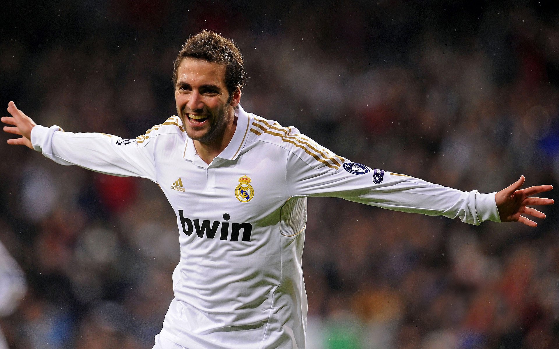 掘金终结灰熊，米切尔在德甲争冠战接管比赛，跨越大陆的胜利交响曲