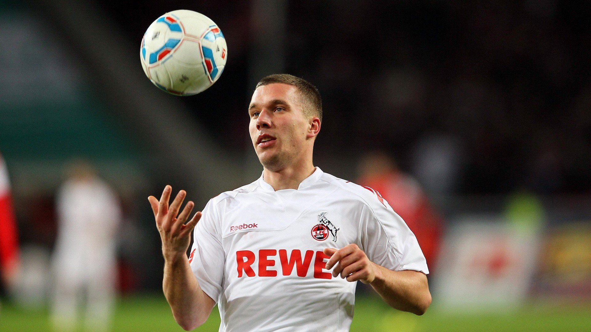 卡瓦哈尔刷新纪录之夜，巴黎横扫日本书写欧冠新章